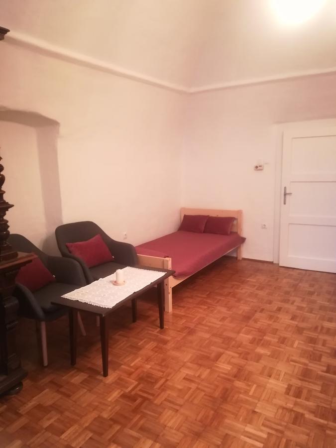 Apartman Becsi Utca Sopron Zewnętrze zdjęcie